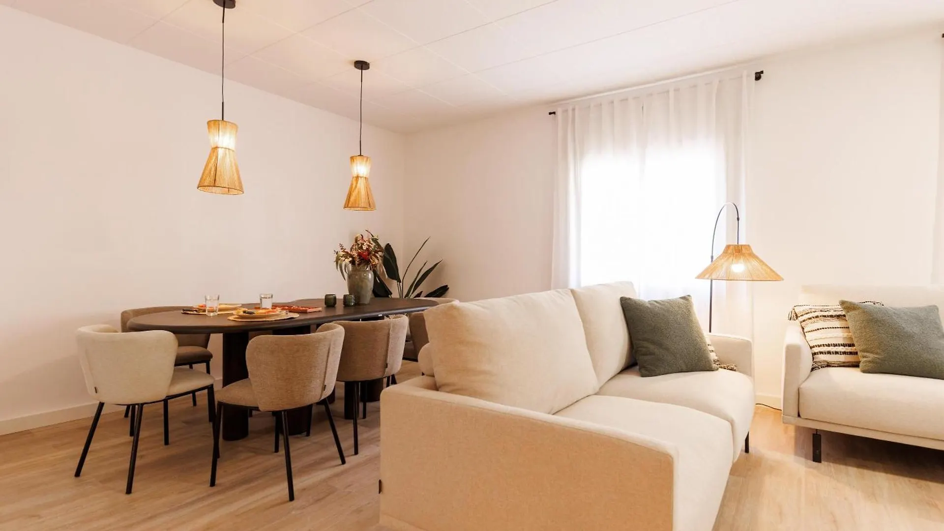 Επικοινωνία με το Bravissimo Maragall, Very Spacious And Central