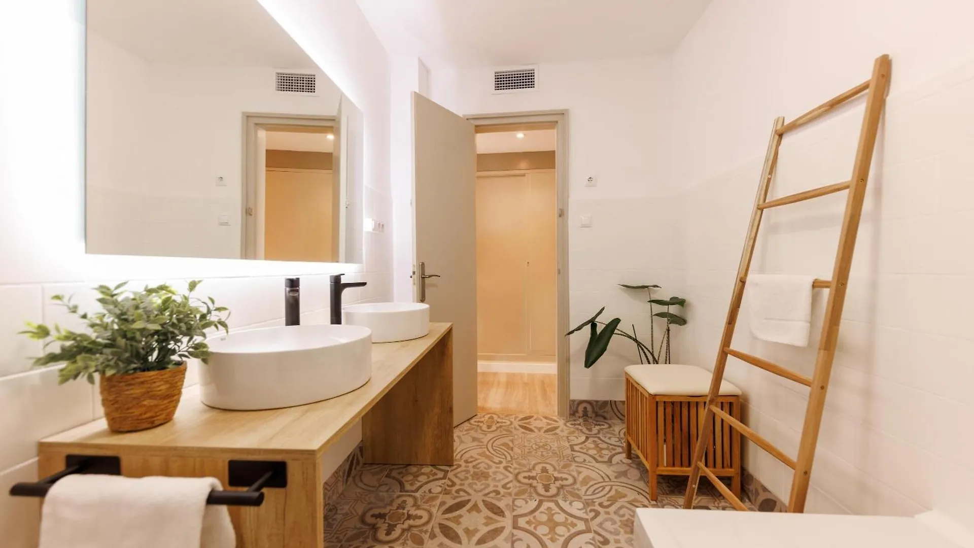 Apartmán Bravissimo Maragall, Very Spacious And Central Girona